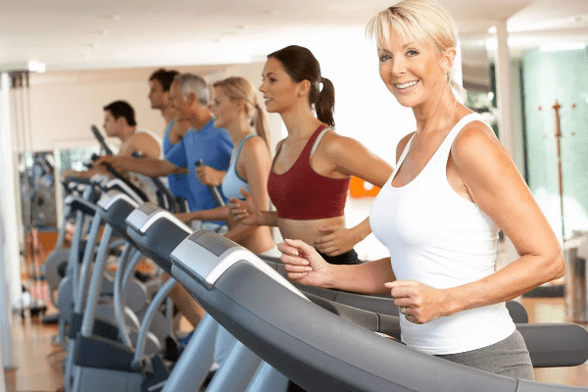 Treadmill cardio training will help you lose weight in your stomach and sides